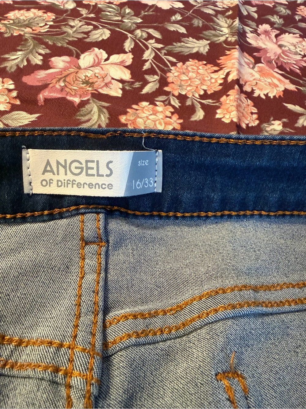Light Blue Women's Jeans — Slim Classic